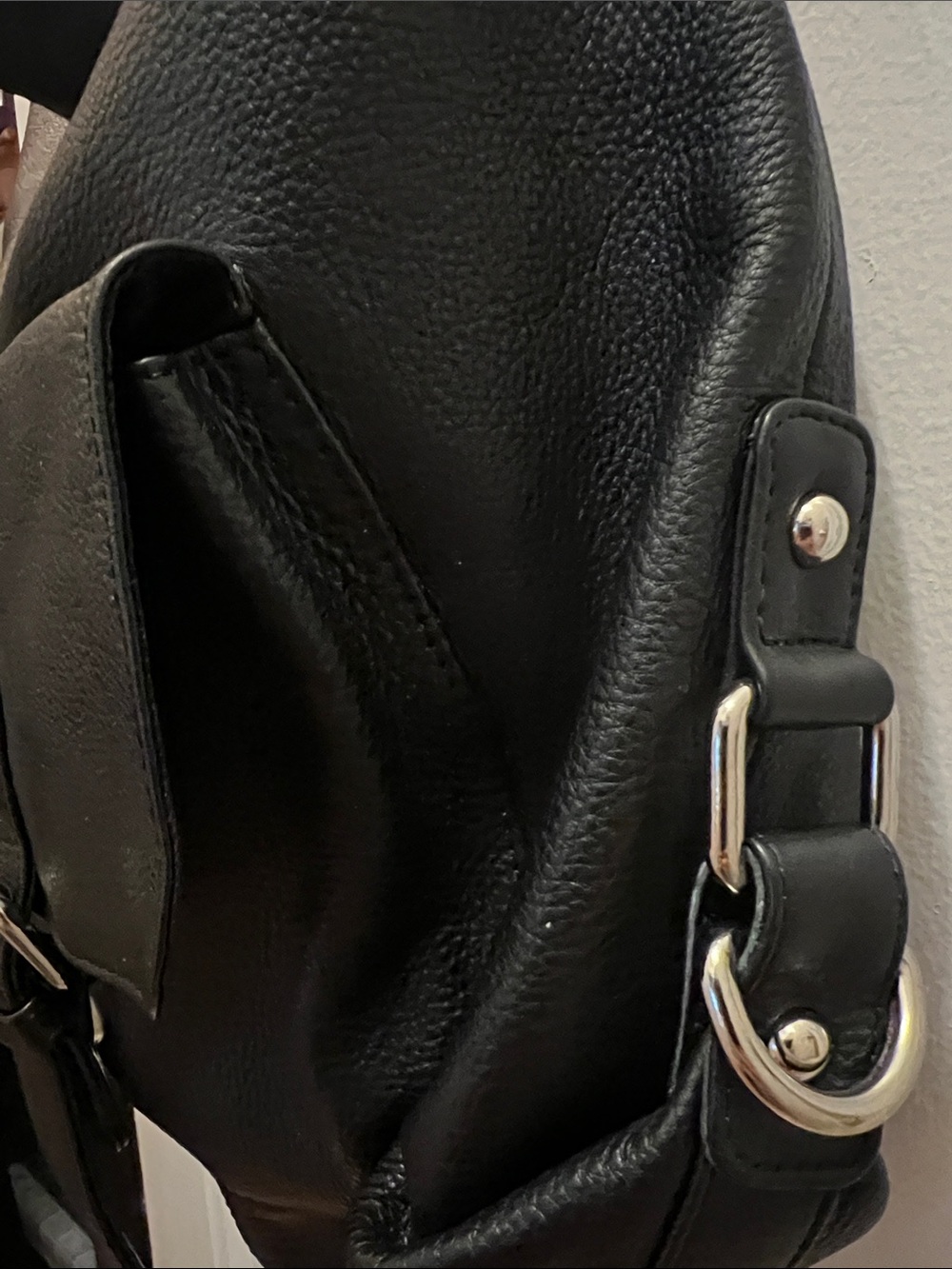 Tano Black Leather Hobo Shoulder Bag - Picture 4 of 9